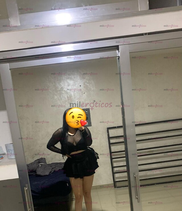 FOTOS DE HOLA TENGO 18 AÑOS JOVENCITA, APRETADITA Y MUY CALIENTE.