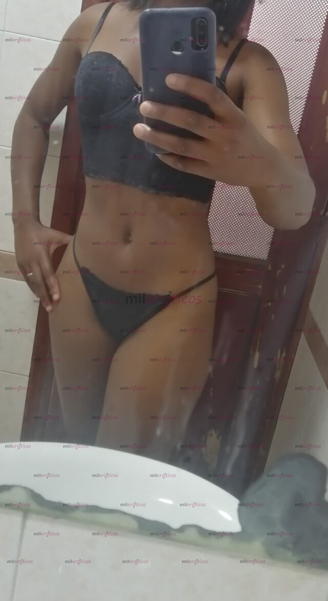 FOTOS DE DELICIOSO CHOCOLATE , CON VAGINA APRETADITA