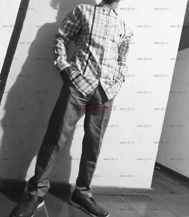 FOTOS DE JOVEN, PULCRO Y PROFESIONAL, 25 AÑOS. 20CM