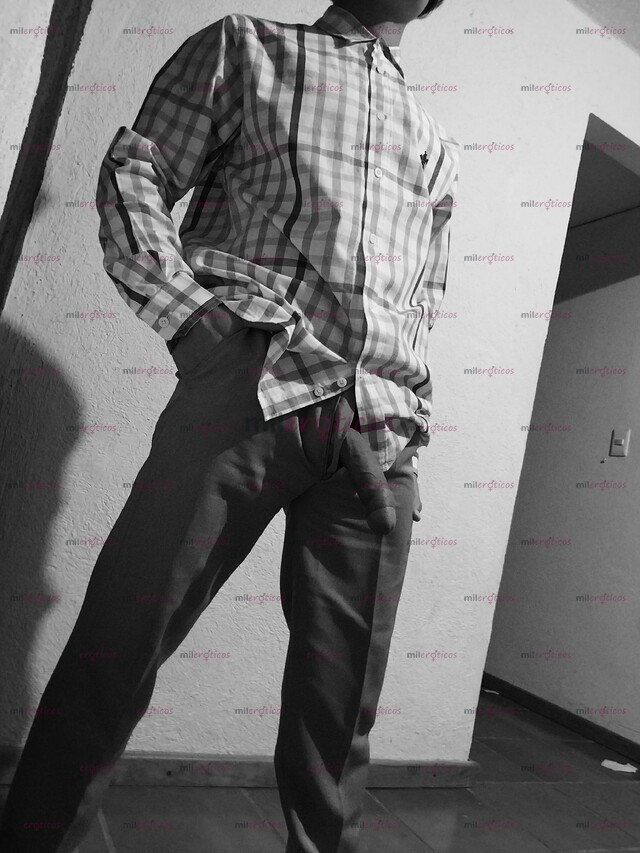 FOTOS DE JOVEN, PULCRO Y PROFESIONAL, 25 AÑOS. 20CM