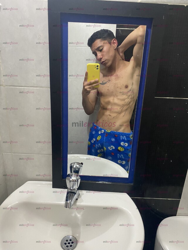 FOTOS DE CHICO JOVEN, ATRACTIVO CON GANAS DE PASARLA BIEN