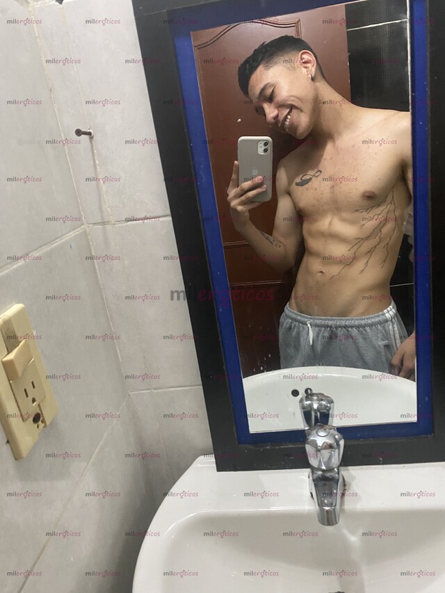 FOTOS DE CHICO JOVEN, ATRACTIVO CON GANAS DE PASARLA BIEN