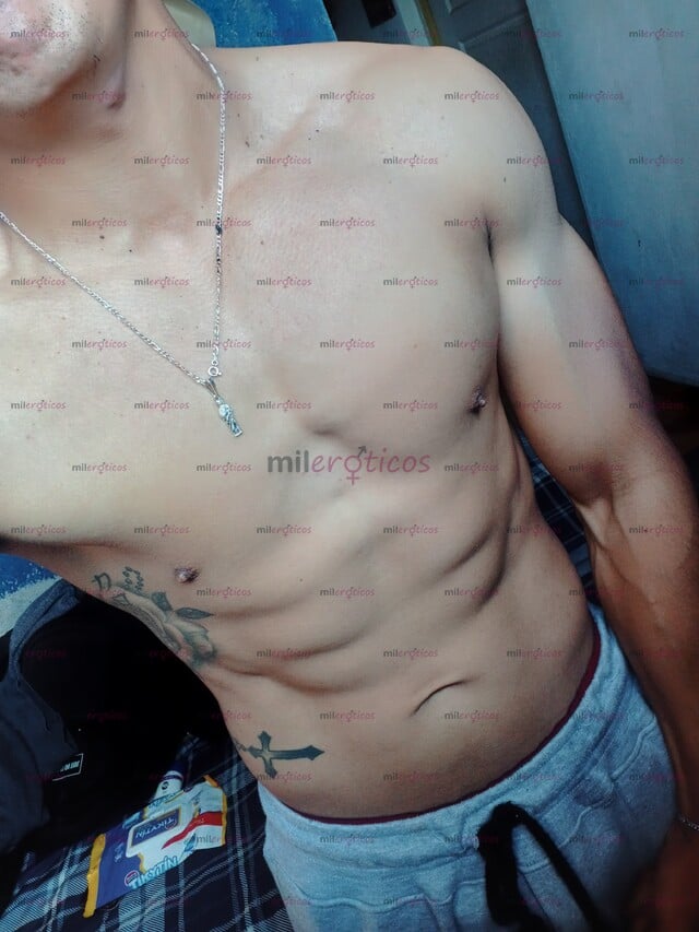 FOTOS DE CHICO VERGON Y MUY ATRACTIVO DISPUESTO A CONPLACER TUS MAS ENFERMAS FANTASIAS