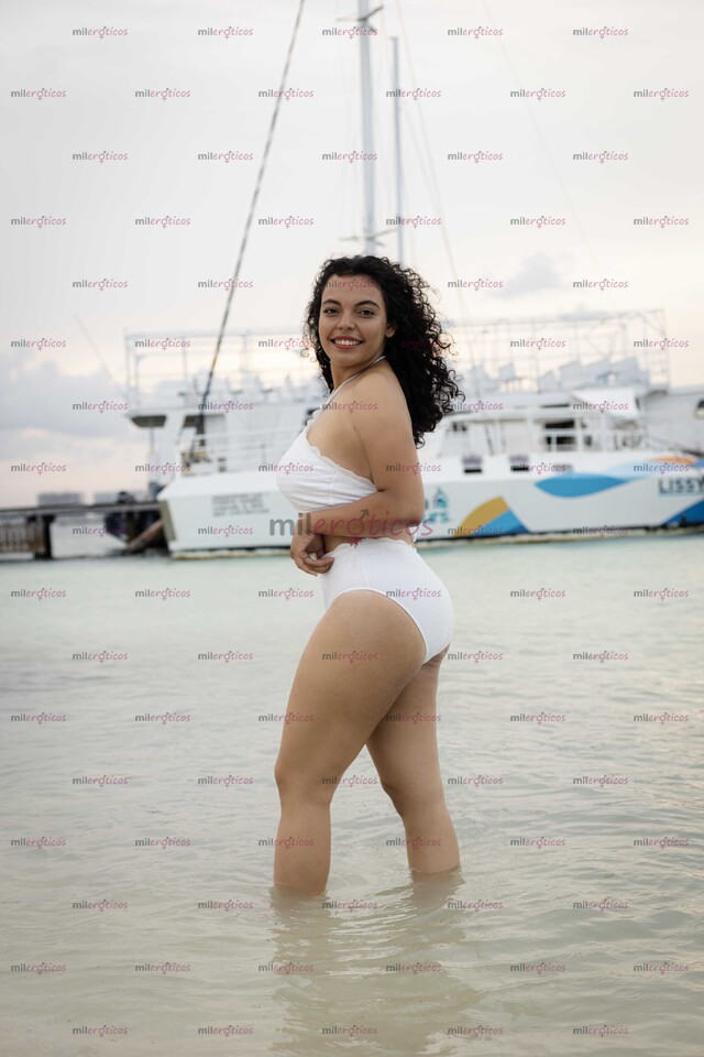 FOTOS DE JOVEN, GUAPA Y MUY CARISMÁTICA, S I M P L E M E N T E... ¡LA MEJOR COMPAÑIA!