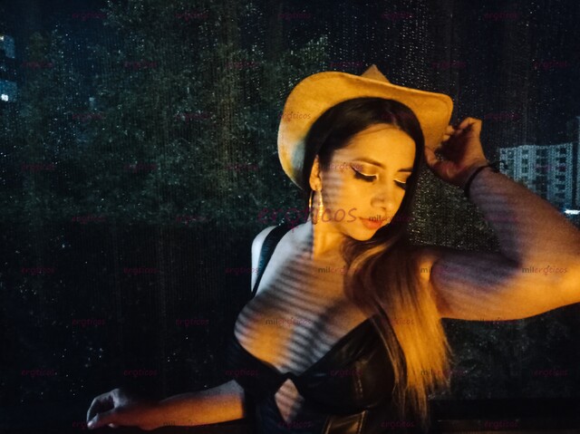 FOTOS DE DE NUEVO EN TU CIUDAD, MÁS COMPLACIENTE Y ARRECHITA CON SITIO RESERVADO