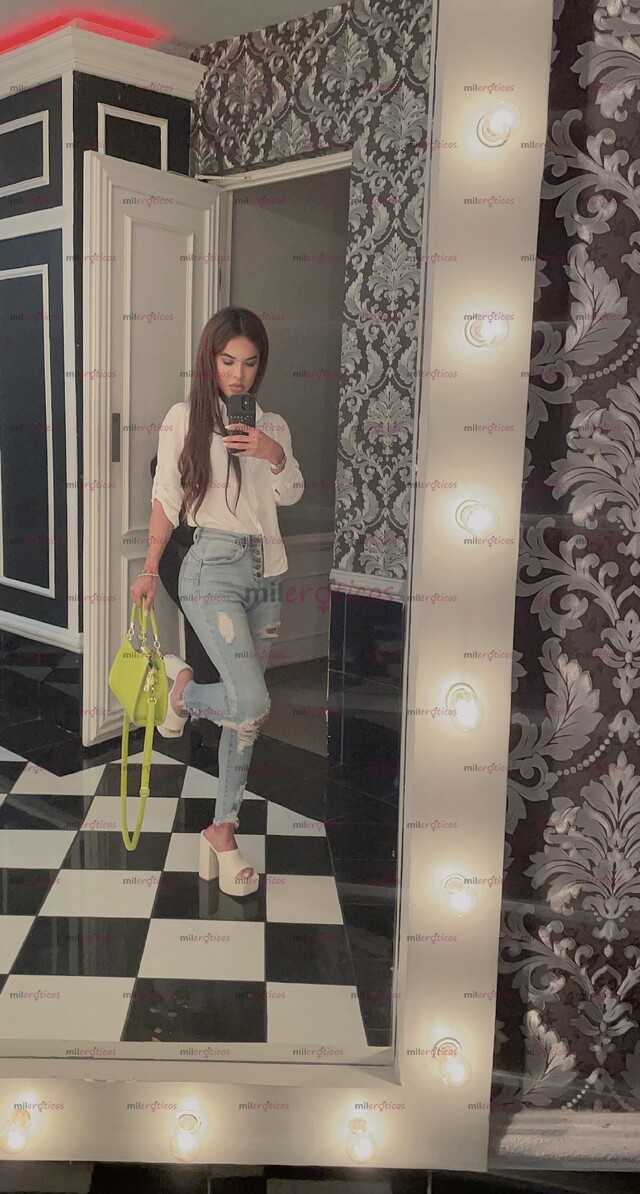 FOTOS DE CON LUGAR (ALEJANDRA PETITTE CHAPARRITA 1,60 NATURAL