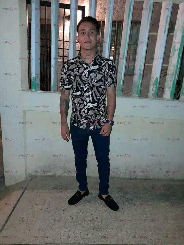 FOTOS DE HOLA SOY SANTIAGO VENEZOLANO UN CHICO MUY GUAPO Y DISPONIBLE PARA TI 24 HORAS
