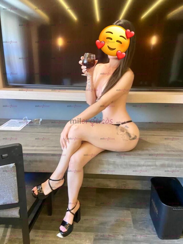 FOTOS DE FINITA Y DELGADITA EMPEZANDO EN EL MUNDO DE LA PUTERÍA CON GANAS DE SEXO RICO