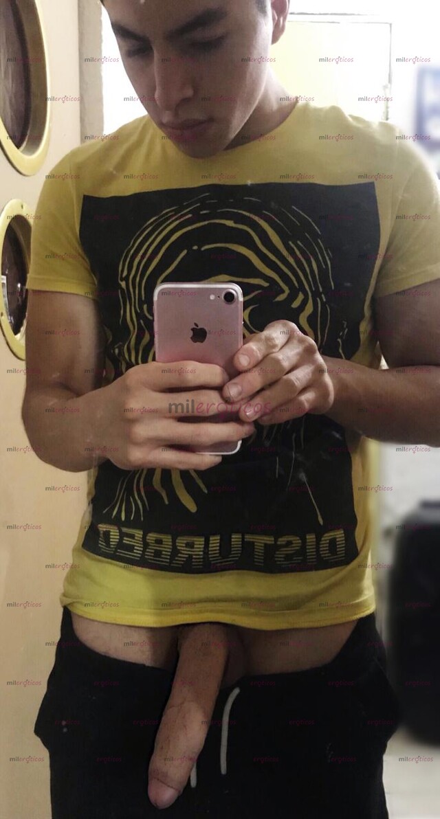 FOTOS DE JOVEN GUAPO DOTADO VERGON DE BUEN CUERPO CALIENTE PARA LLENARTE DE LECHE