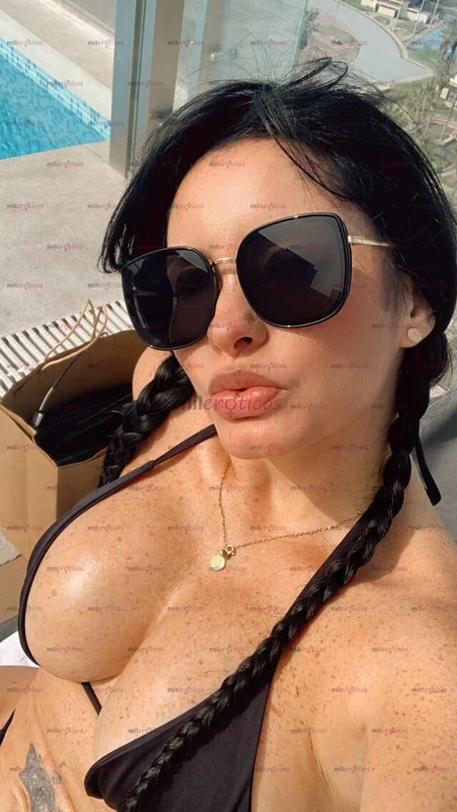 FOTOS DE UNA CHICA DE ROSTRO ANGELICAL EDUCADA Y ELEGANTE