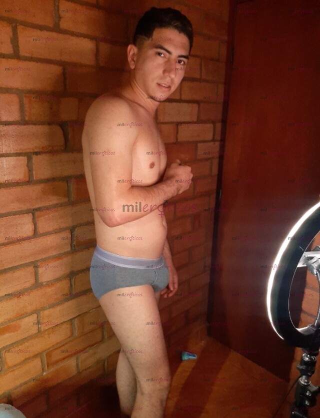 FOTOS DE HOLA ME LLAMO MIGUEL TENGO 22 AÑOS SOY UN HOMBRE SEXY Y ATRACTIVO