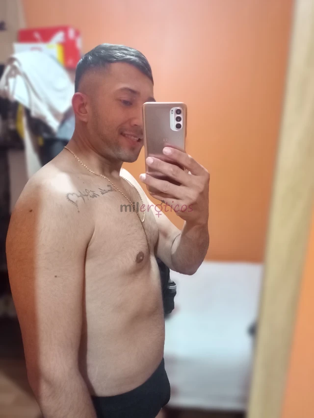 Hago encuentrosyo colombiano versatil varonil educado buena ondatodo piolaservicio de acompanante y encuentros preferencia adultosfull sexo rico y seg...