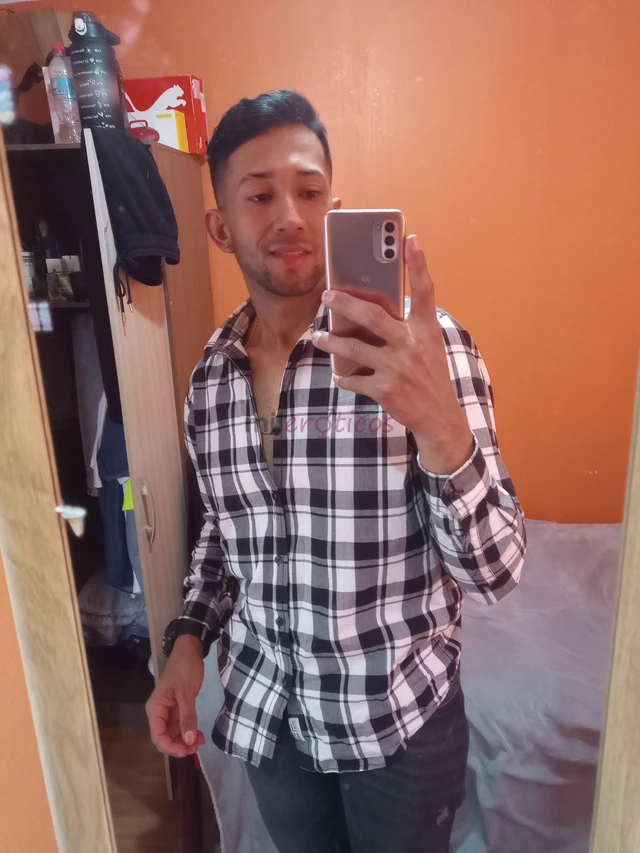 Hago encuentrosyo colombiano versatil varonil educado buena ondatodo piolaservicio de acompanante y encuentros preferencia adultosfull sexo rico y seg...