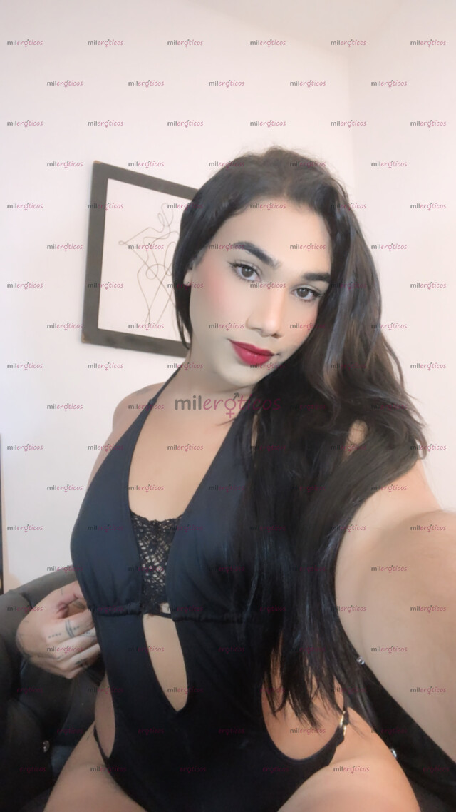 FOTOS DE HA REGRESADO TÚ CHOCOLATE CON TU FRESA EN LA PUNTA