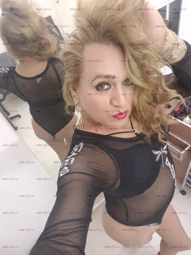 FOTOS DE ESTILISTA SUPER DOTADA CALIENTE EN LA CAMA 69 .