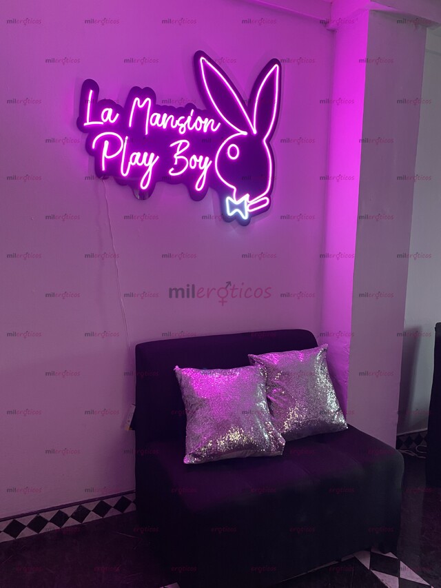 FOTOS DE OPORTUNIDAD DE TRABAJO EN LA MANSIÓN PLAY BOY