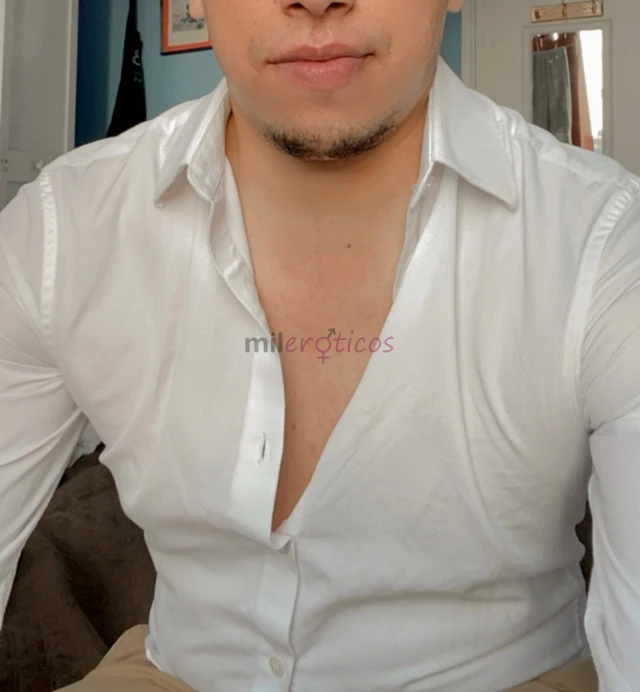 Hola soy vicente chileno scort gigolo acompanante servicios solo para mujeres servicio domicilio amp hotel atencion real discreta sin enganos no apuro...