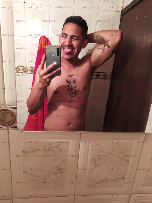 FOTOS DE MORENO COMPLACIENTE VERSÁTIL 100 DIVERTIDO