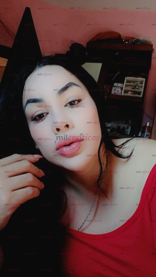 FOTOS DE LATEX, CHAROL, VINIL, CUERO, PLATAFORMAS,BOTAS, MEDIAS, LENCERÍA ETC