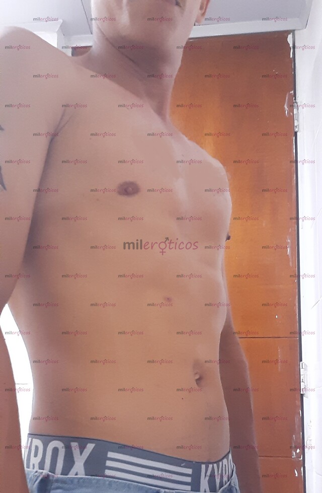 FOTOS DE CHICO COMPLACIENTE,ATENTO DIVERTIDODISPUESTO A COMPLACERTE