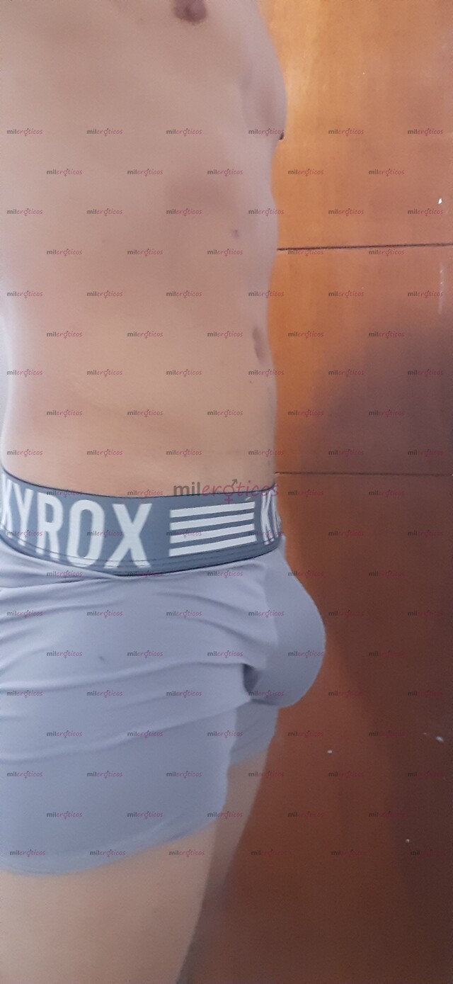 FOTOS DE CHICO COMPLACIENTE,ATENTO DIVERTIDODISPUESTO A COMPLACERTE