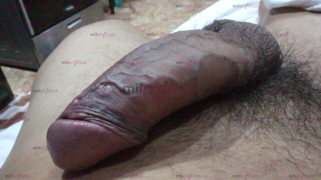 FOTOS DE BISEXUAL BIEN CALIENTE CON LA VERGA BIEN DURA.