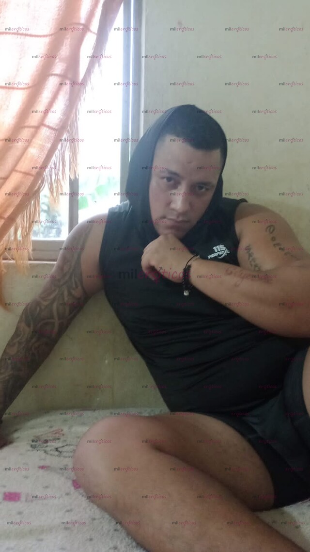 FOTOS DE MAXIMILIANO MASAJISTA QUE LLEGO A COMPLACERTE PLACENTERAMENTE