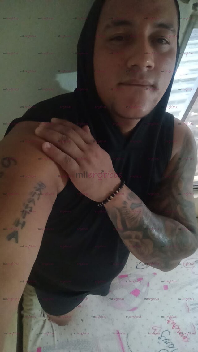 FOTOS DE MAXIMILIANO MASAJISTA QUE LLEGO A COMPLACERTE PLACENTERAMENTE