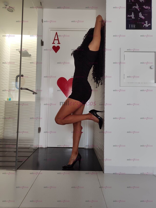 FOTOS DE HOLA AMOR SOY KENIA ESTOY PARA CUMPLIR TUS FANTASÍAS