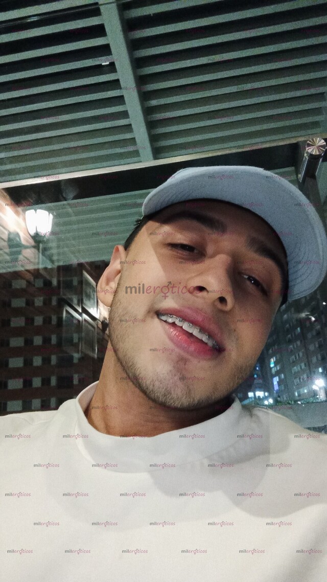 FOTOS DE MACHO JOVEN ATLÉTICO, 100 % PAISA, MUY CALIENTE Y MORBOSO