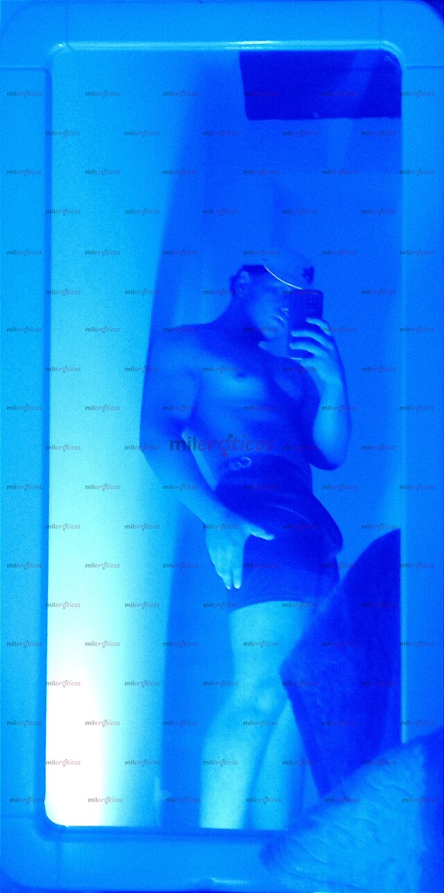 FOTOS DE MACHO JOVEN ATLÉTICO, 100 % PAISA, MUY CALIENTE Y MORBOSO