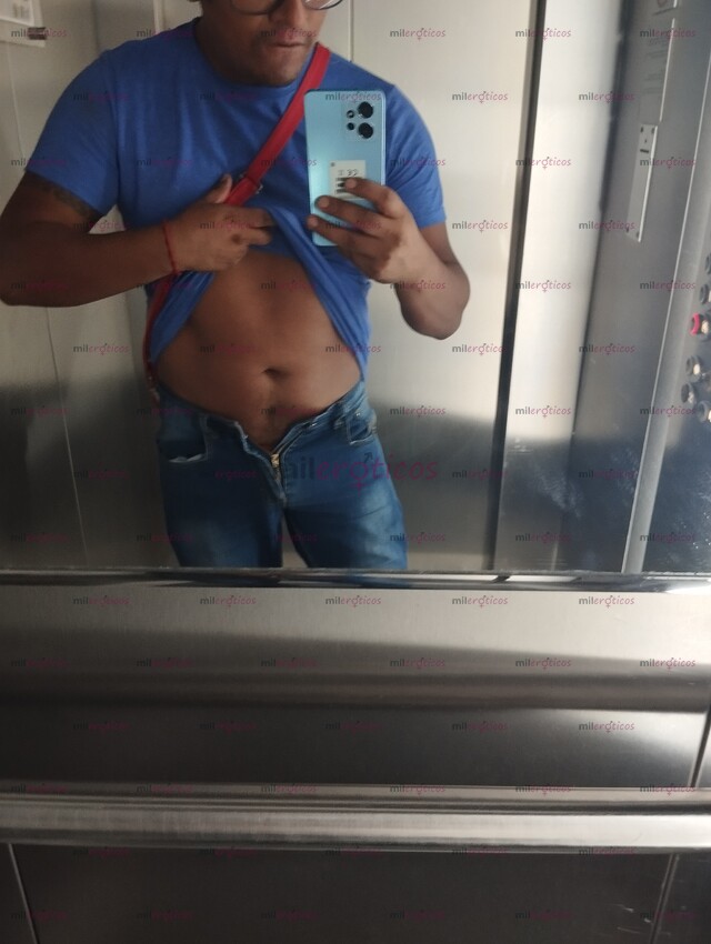 FOTOS DE MASAJISTA ATLÉTICO VARONIL EROTICO PROFESIONAL