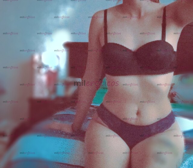 FOTOS DE VAGINA APRETADITA Y HÚMEDA PARA TI PAPI, DISFRUTA DE MIS RICAS NAGALGAS