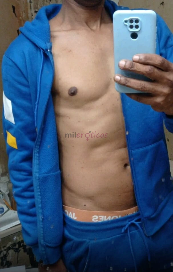 Hola soy david un negro dotado morboso con ganas de sexo contactame para mas informacion y vivir momentos placenteros no te arrepentiras full lechero...