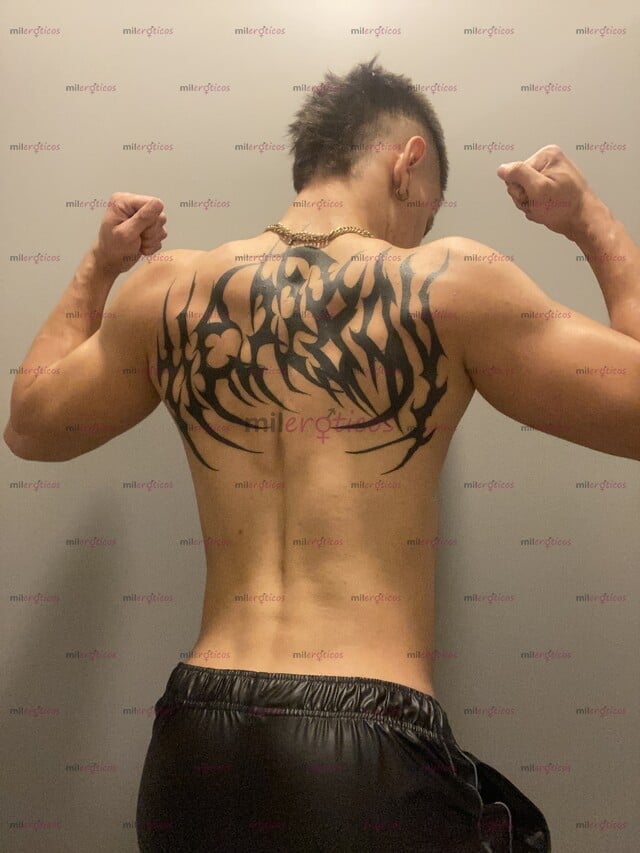 FOTOS DE JOVEN CALIENTE Y DOMINANTE MUY CALIENTE QUIERE SER TUYO