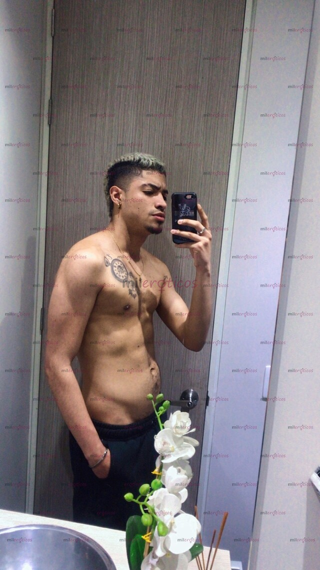 FOTOS DE MORENO VERGON 21CM DE VERGA CURVA LECHERA PELUDA