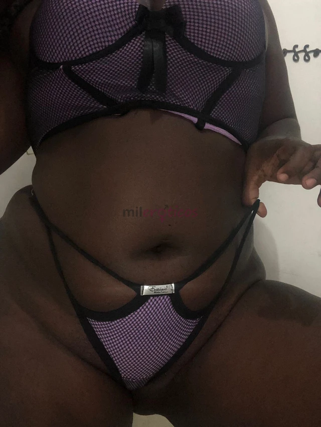 Ola meus amores sejam bem vindos ao meu perfil sou uma bahianinha de 23 anos adoro o exibicionismo e o meu trabalho 18 vem conhecer mais do meu lado h...