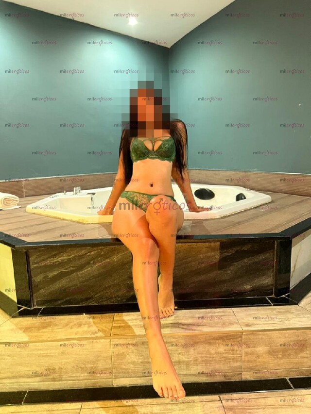 FOTOS DE TE RETO A RESISTIRTE A MIS CURVAS DELICIOSAS SOY TODO LO QUE BUSCAS MI AMOR