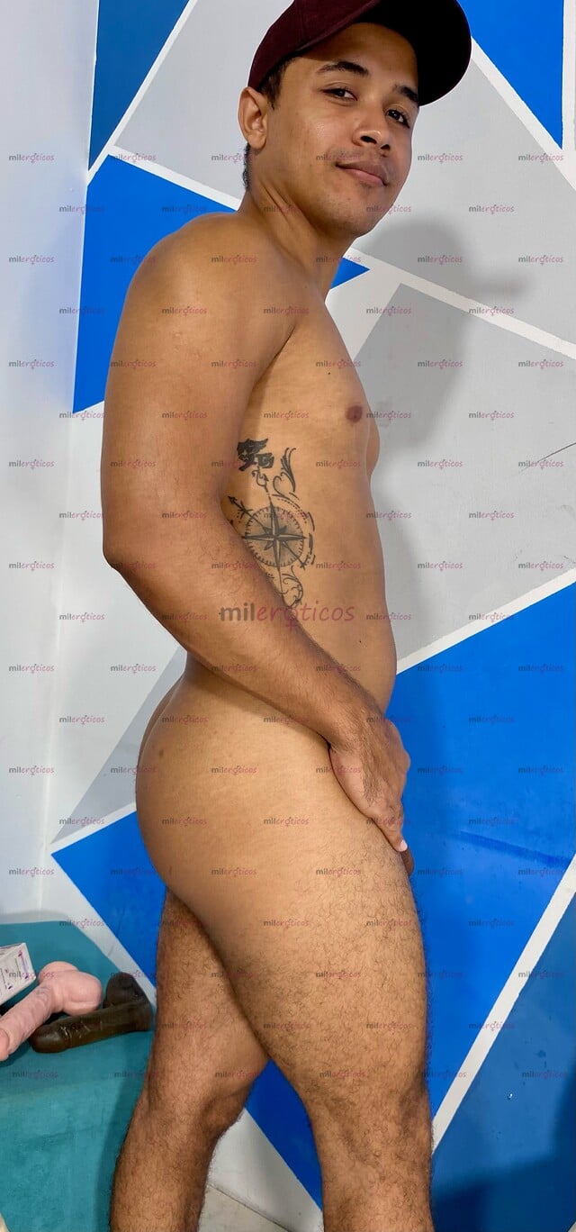 FOTOS DE PASIVO GRAN CULO Y PIERNAS. AGUANTADOR. TENGO SITIO