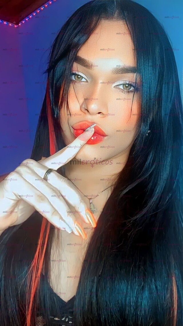 FOTOS DE OJOS CLAROS PIEL DELICADA DE PASO EN LA CIUDAD