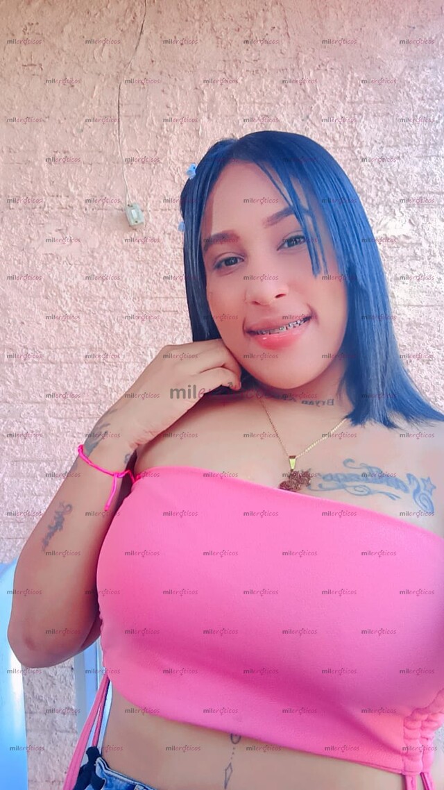 FOTOS DE HOLA SOY UNA MORENA CON PECHOS GRAMDES ESTATURA BAJA