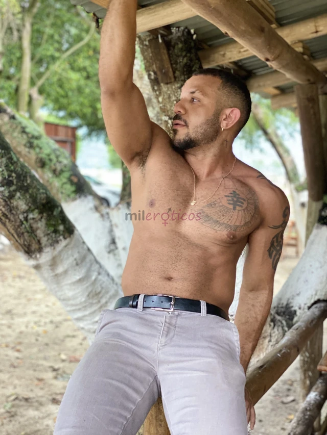 Ola deixe me me apresentar a voces meu nome e juan riveros tenho uma otima aparencia corpo malhado e algumas tatuagens 27 anos 1 85 de altura 90 kg so...