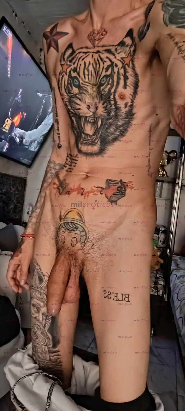 FOTOS DE FLACO ACTIVO BLANCO TATUADO VENTA DE CONTENIDO Y VIDEO LLAMADAS CALIENTES