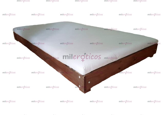 FOTOS DE VENDO 3 CAMILLAS GRANDES BONITAS EN MADERA PERFECTO ESTADO