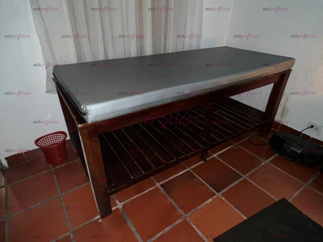 FOTOS DE VENDO 3 CAMILLAS GRANDES BONITAS EN MADERA PERFECTO ESTADO