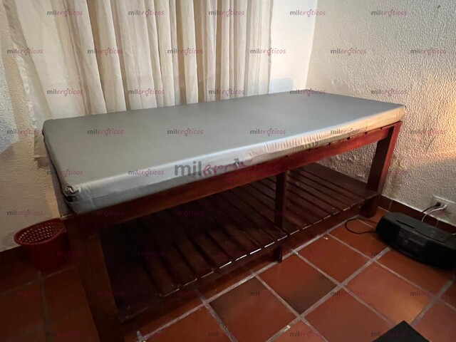 FOTOS DE VENDO 3 CAMILLAS GRANDES BONITAS EN MADERA PERFECTO ESTADO
