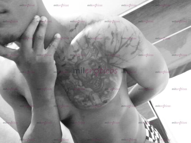 FOTOS DE SOLO PARA DAMAS Y PAREJAS DIRECTO DE LA HABANA,CUBA. EXTRANJERO TATUADO.