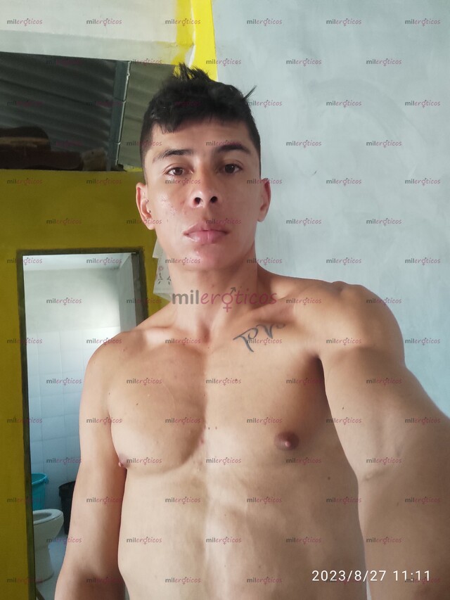 FOTOS DE HOLA MUCHO GUSTO MI NOMBRE ES DANIEL SOY UN CHICO DE 24 AÑOS OFREZCO MIS SERVICI