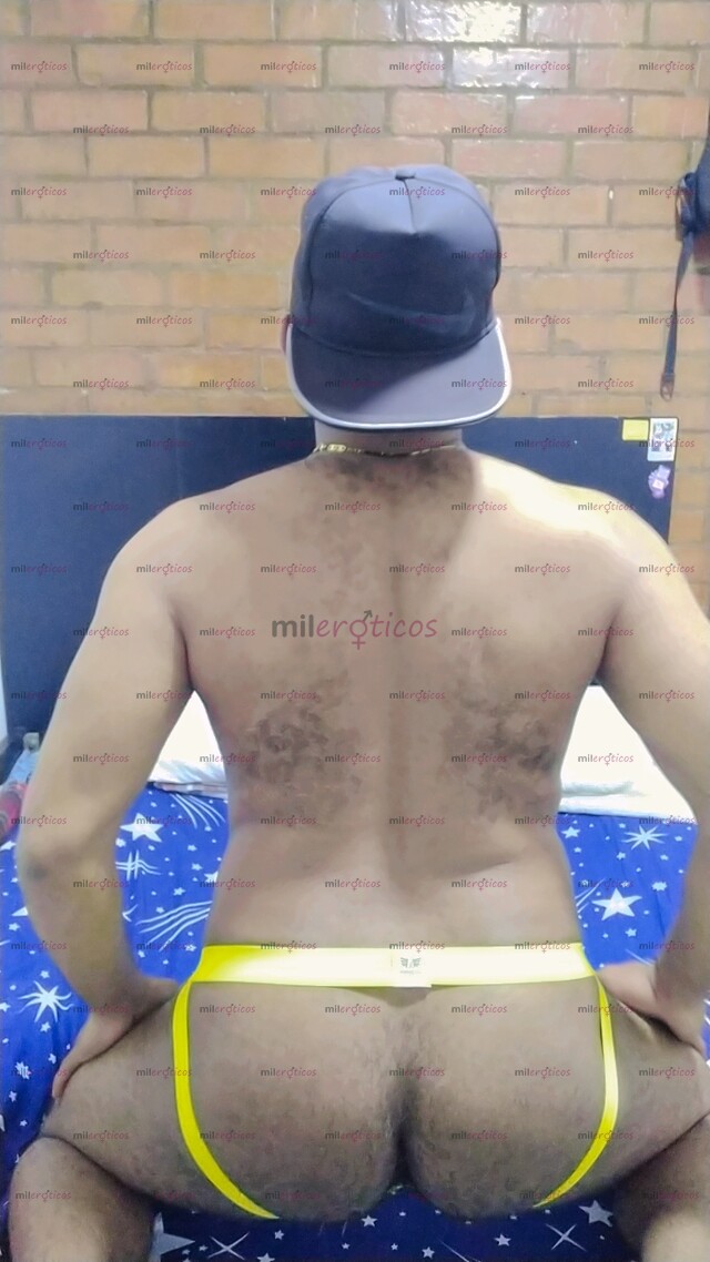 FOTOS DE TU OSITO PASIVO FULL CALIENTE Y SUMISO DISPUESTO A COMPLACERTE EN TODO.
