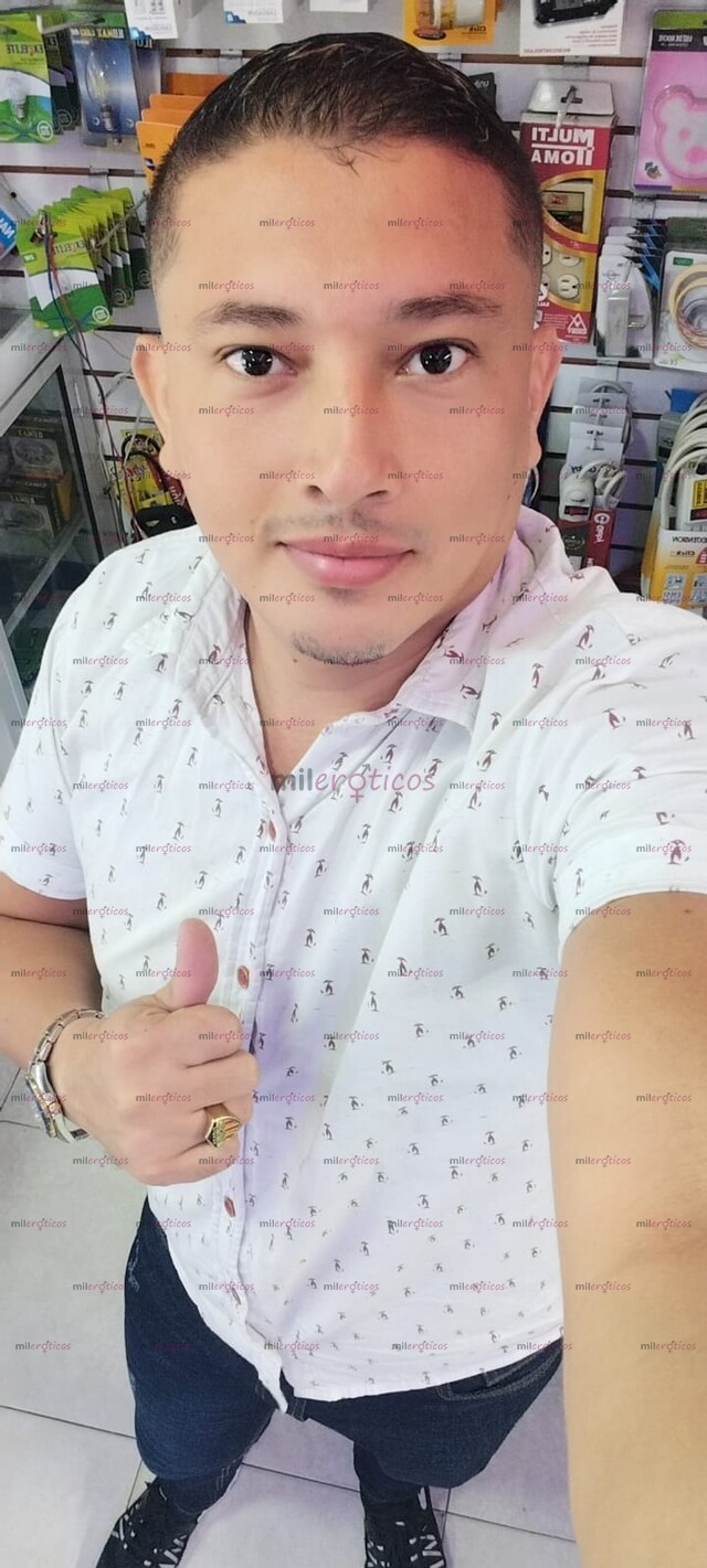 FOTOS DE HOMBRE ALTO SIMPATICO CON BUENA DOTACION